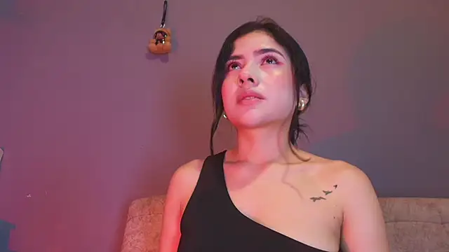 Snapshot of adara_johnson__ chatting on May 6, 2026, 11:48 am adara johnson online show from May 6, 2026, 11:48 am