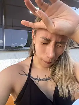 loira messi online show from March 3, 2025, 7:49 pm