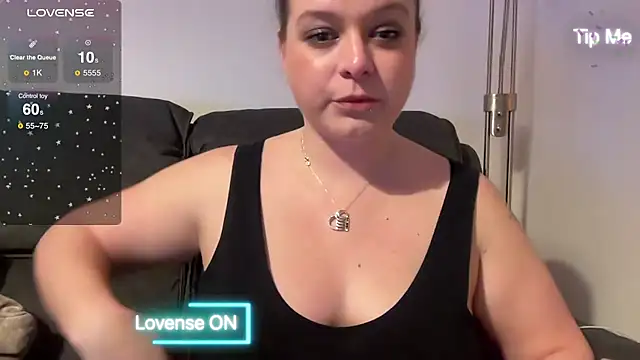 Snapshot of NaughtyWifeUK chatting on December 7, 2024, 1:47 am NaughtyWifeUK online show from December 7, 2024, 1:47 am