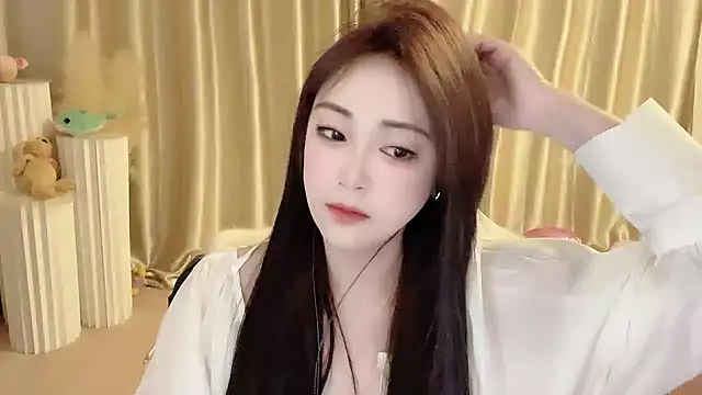 Daisy-77 online show from February 4, 2025, 5:55 pm