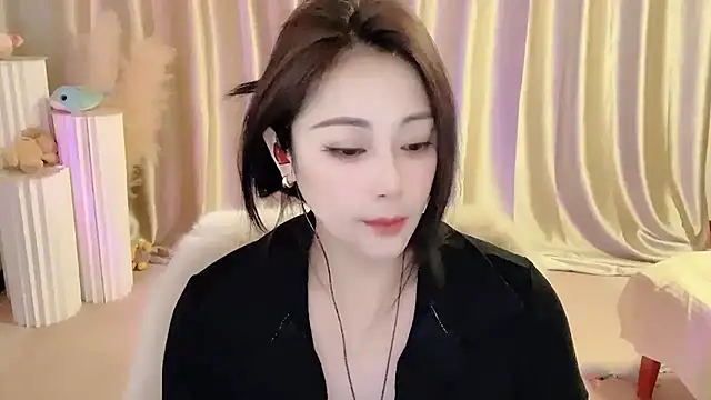 Daisy-77 online show from March 19, 2025, 6:12 pm