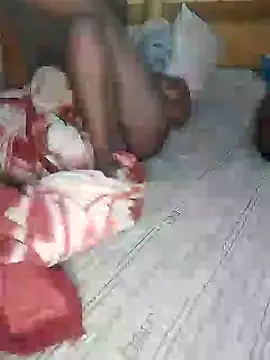 Snapshot of African_Masked_Couple chatting on December 20, 2024, 6:45 pm African Masked Couple online show from December 20, 2024, 6:45 pm