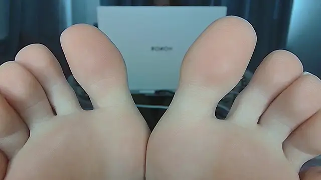 AgnesMillerS online show from January 7, 2026, 11:01 am