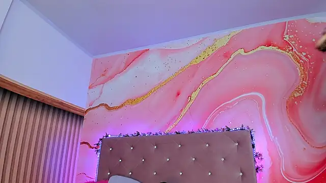 Daisy  rose online show from February 18, 2025, 11:00 am