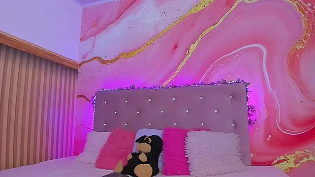 Daisy  rose online show from February 26, 2025, 11:09 am