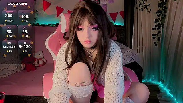 Snapshot of MonikaMayson chatting on November 30, 2025, 8:13 pm MonikaMayson online show from November 30, 2025, 8:13 pm