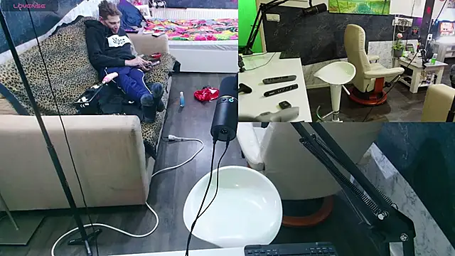 Snapshot of Doggyray44 chatting on December 7, 2024, 11:56 pm Doggyray44 online show from December 7, 2024, 11:56 pm