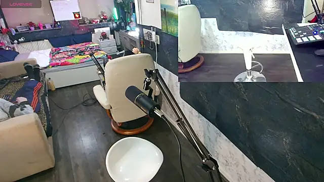 Snapshot of Doggyray44 chatting on December 20, 2024, 4:31 am Doggyray44 online show from December 20, 2024, 4:31 am