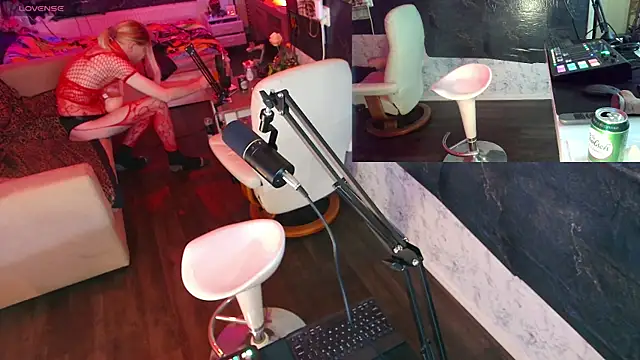 Snapshot of Doggyray44 chatting on December 21, 2024, 11:34 pm Doggyray44 online show from December 21, 2024, 11:34 pm