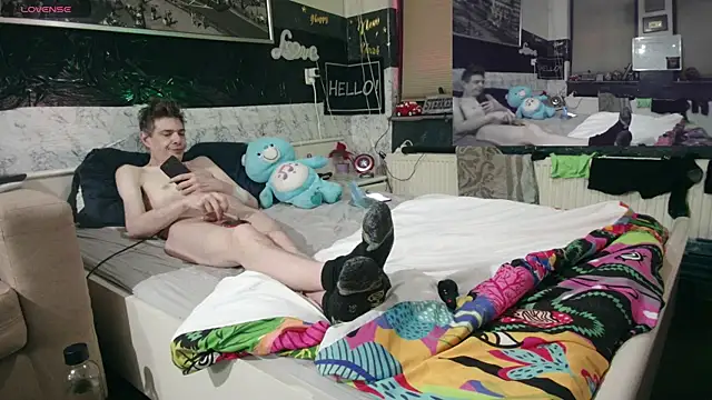 Snapshot of Doggyray44 chatting on March 9, 2025, 4:27 am Doggyray44 online show from March 9, 2025, 4:27 am