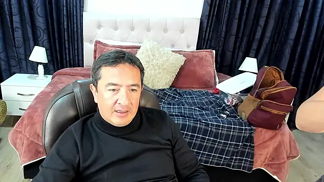 Snapshot of Sam_and_molly_ chatting on January 23, 2025, 7:18 pm Sam and molly  online show from January 23, 2025, 7:18 pm