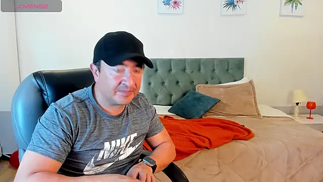 Snapshot of Sam_and_molly_ chatting on February 1, 2025, 7:55 pm Sam and molly  online show from February 1, 2025, 7:55 pm