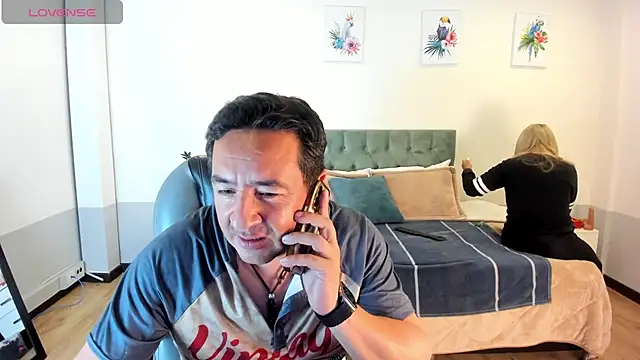 Snapshot of Sam_and_molly_ chatting on February 2, 2025, 7:25 pm Sam and molly  online show from February 2, 2025, 7:25 pm