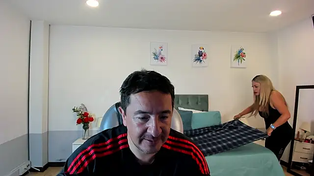 Snapshot of Sam_and_molly_ chatting on February 11, 2025, 9:03 pm Sam and molly  online show from February 11, 2025, 9:03 pm