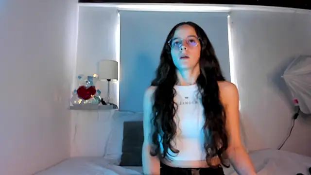  ashleymiller online show from February 19, 2025, 7:59 pm