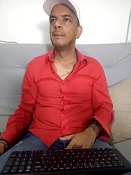 latinmartin73 online show from February 8, 2025, 10:40 pm