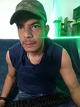 latinmartin73 online show from March 1, 2025, 11:37 pm