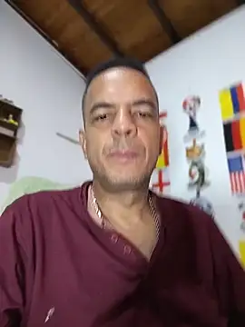 Snapshot of latinmartin73 chatting on July 1, 2026, 12:56 am latinmartin73 online show from July 1, 2026, 12:56 am