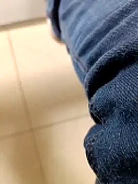 huzi518 online show from October 29, 2025, 2:36 am