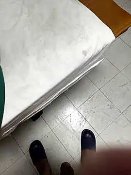 huzi518 online show from February 8, 2026, 8:45 pm