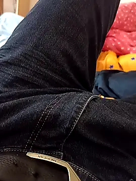 huzi518 online show from April 12, 2026, 8:30 am