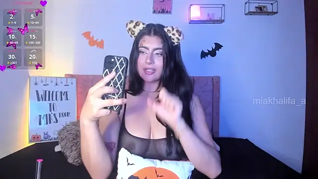 Snapshot of miakhalifaaa_ chatting on October 16, 2025, 10:00 pm miakhalifaaa  online show from October 16, 2025, 10:00 pm