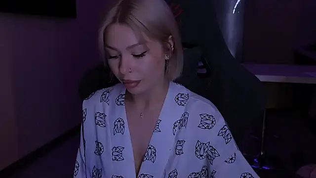 Sasha Mason online show from October 12, 2025, 2:32 am