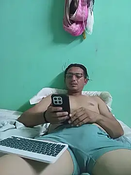 Andresguz35 online show from December 5, 2025, 6:00 am