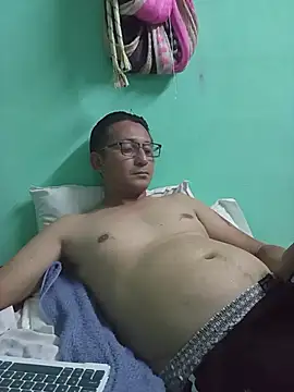 Andresguz35 online show from January 16, 2026, 5:00 am