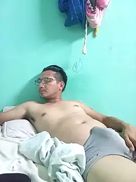 Andresguz35 online show from March 7, 2026, 5:04 am