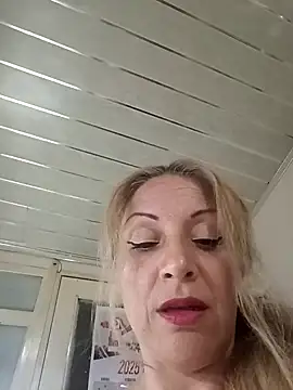 Snapshot of Fenix_528 chatting on January 13, 2025, 10:47 am Fenix 528 online show from January 13, 2025, 10:47 am