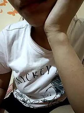 Snapshot of Sanaya_7 chatting on December 2, 2024, 2:41 pm Sanaya 7 online show from December 2, 2024, 2:41 pm