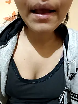 Snapshot of Sanaya_7 chatting on December 5, 2024, 11:49 am Sanaya 7 online show from December 5, 2024, 11:49 am