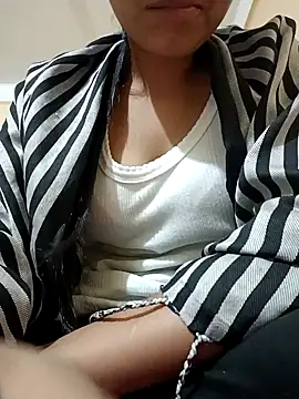 Snapshot of Sanaya_7 chatting on December 21, 2024, 9:23 am Sanaya 7 online show from December 21, 2024, 9:23 am