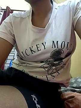 Snapshot of Sanaya_7 chatting on December 4, 2025, 12:03 pm Sanaya 7 online show from December 4, 2025, 12:03 pm