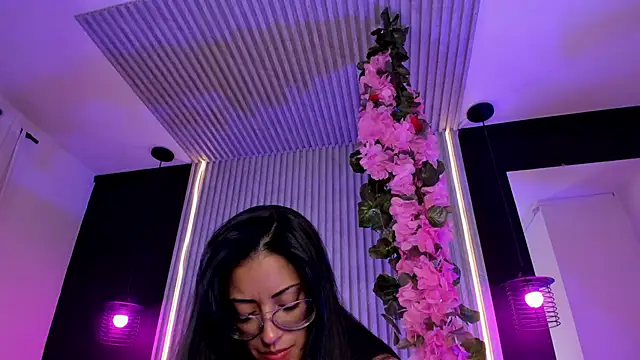 aura-baker online show from March 22, 2025, 4:26 pm