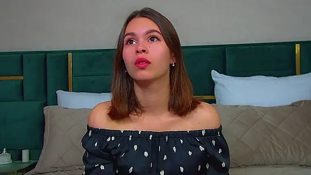 Snapshot of PollyLanders chatting on September 13, 2025, 6:13 am PollyLanders online show from September 13, 2025, 6:13 am