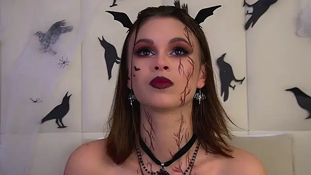 PollyLanders online show from November 1, 2025, 6:21 pm