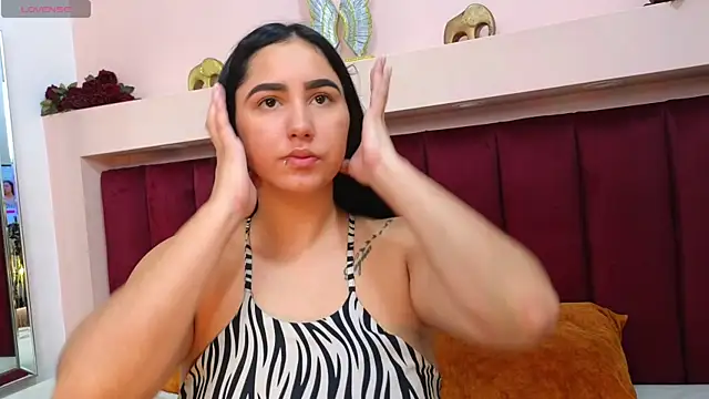 JESSYCORTES online show from January 29, 2025, 1:49 pm