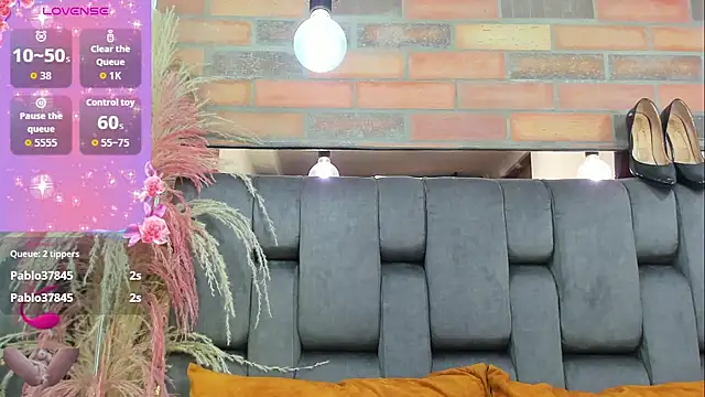 JESSYCORTES online show from February 17, 2026, 10:05 pm