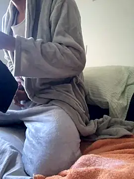 Lucascacaca online show from December 2, 2025, 1:28 pm