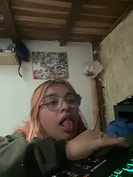 SophiaWeestt99 online show from September 20, 2025, 2:34 am