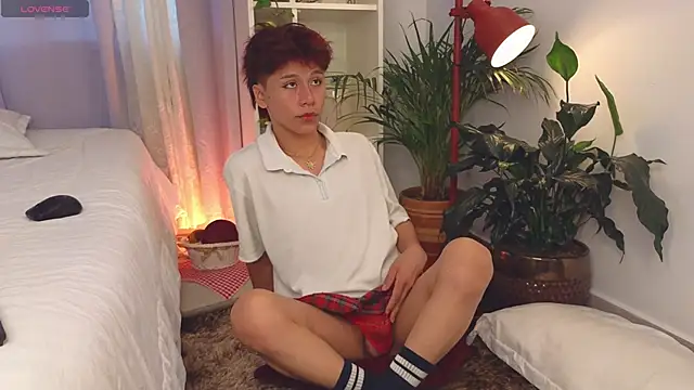 Tommyfoxboy online show from November 9, 2025, 11:52 am