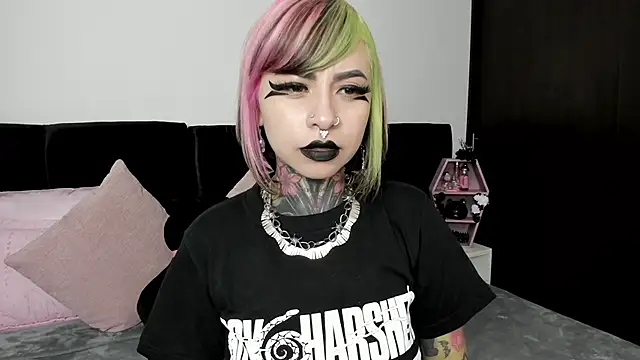 NikkiRamone online show from January 24, 2025, 11:59 am