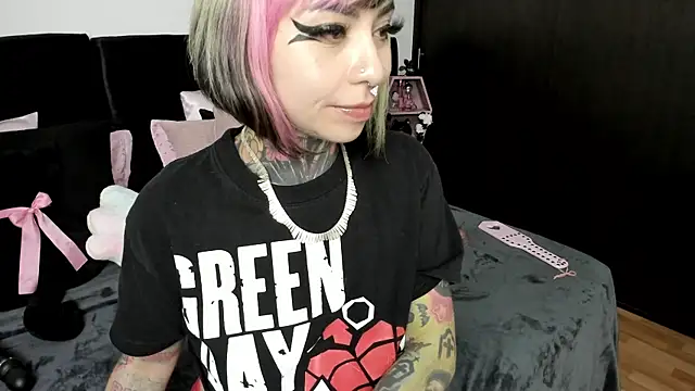 NikkiRamone online show from February 11, 2025, 9:53 am