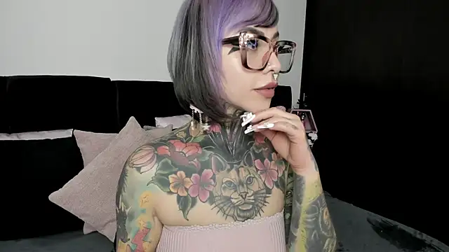 NikkiRamone online show from February 21, 2025, 3:01 am