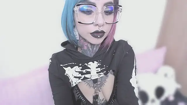 NikkiRamone online show from September 30, 2025, 11:43 pm