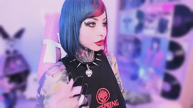 NikkiRamone online show from November 5, 2025, 2:22 am