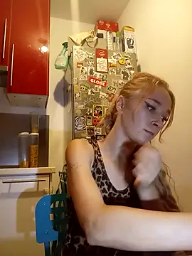 Snapshot of ElektrikFrancaise chatting on September 23, 2025, 12:35 am ElektrikFrancaise online show from September 23, 2025, 12:35 am