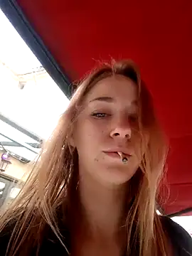 Snapshot of ElektrikFrancaise chatting on October 24, 2025, 1:40 pm ElektrikFrancaise online show from October 24, 2025, 1:40 pm